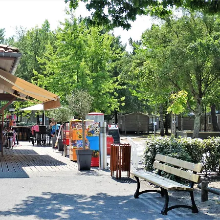 Camping Camping Sunissim L'airial By Locatour